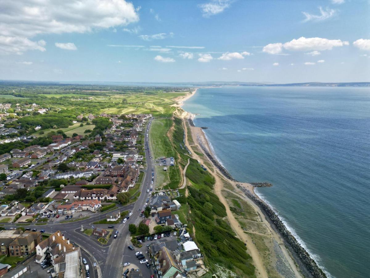 3Thedome - Luxury Ground Floor Apartment Opposite The Beach, Barton On Sea Eksteriør billede